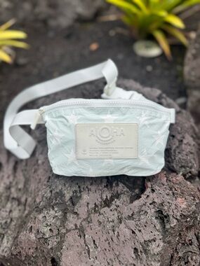 ALOHA Collection Tyvek Crossbody Belt Bag Star Print Hawaii Travel Surf Yoga